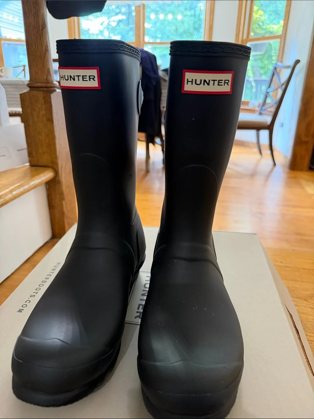 HUNTER WIDE CALF rain boots. Size 9 socks included